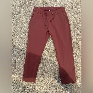 Maroon on the fly lulu lemon pant size 10